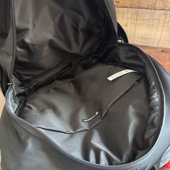 NWOT Joy Susan Vegan Leather Alyssa Distressed Backpack Bag - Picture 11 of 13